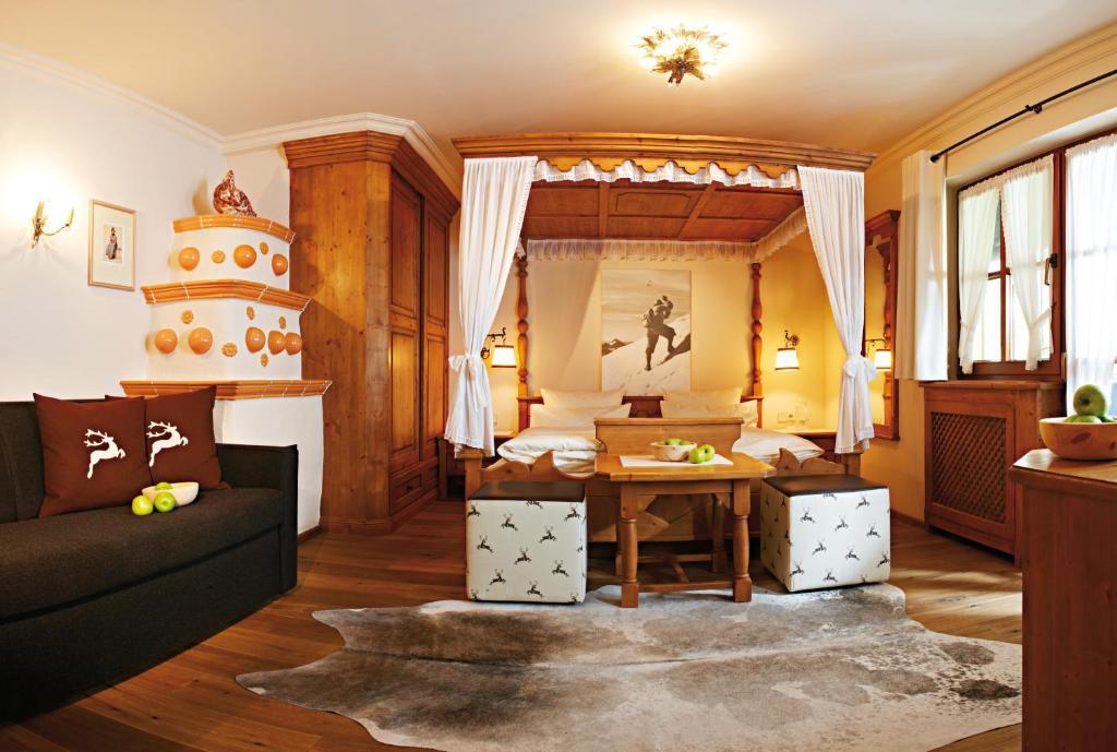 Hotel Garni Kirchenwirt Sankt Leonhard im Pitztal Room photo